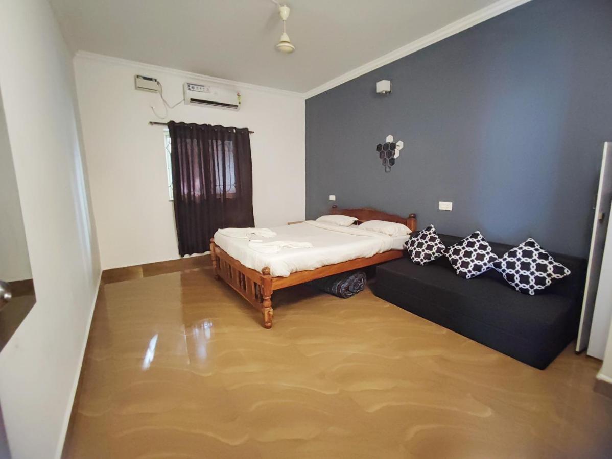 Candolim Glitter Sand Exterior photo